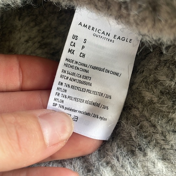 American Eagle Cozy Coquette Cropped Holiday Sweater - Picture 13 of 13